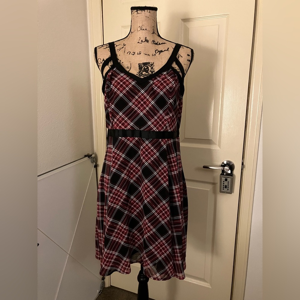 Hot Topic cute sexy Black red plaid dress strappy cut out detail XL 12